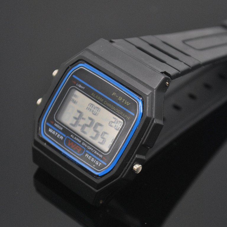 Нов електронен часовник с класическа форма ретро класика черен хронометър  дата спортен в Други в гр. Радомир - ID11843449 — Bazar.bg