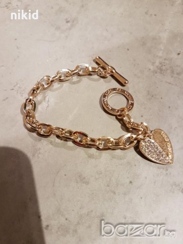 Michael Kors Майкъл Корс Дамска гривна със сърце и диамантчета камъни  в 3 разцветки  реплика, снимка 4 - Гривни - 21136628