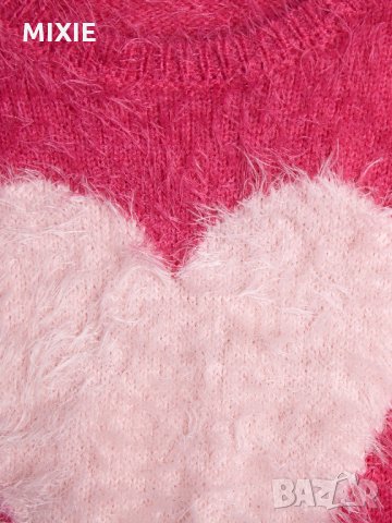 Нов пухкав розов пуловер Сърце, 5-6 г., снимка 3 - Други - 23201419