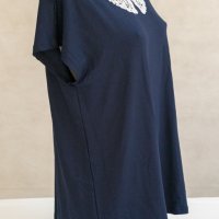 Дамска блуза в тъмносиньо с дантелена бяла яка марка Violana , снимка 2 - Тениски - 22979009
