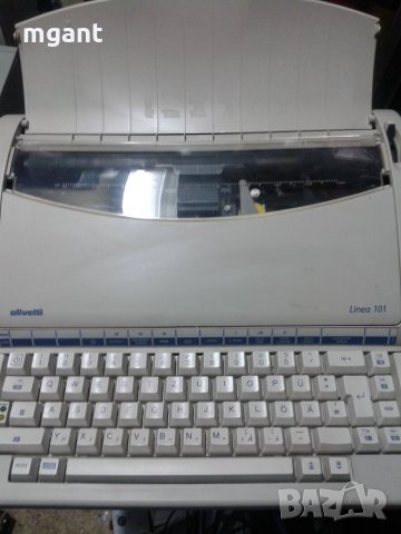 Пишеща машина Olivetti Linea 101, снимка 2 - Друга електроника - 25509772