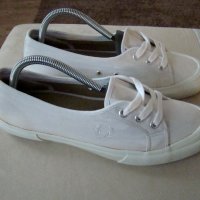 FRED PERRY original Разпродажба намалени на 30,00 лв size UK 7 41 номер 25,5-26 см стелка, снимка 1 - Кецове - 25815683