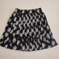  Нова пола на плисета за девойка, 158/164 см. , снимка 1 - Детски комплекти - 16450800