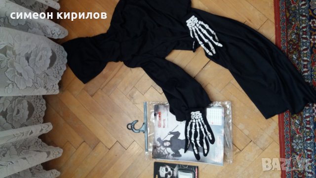 Продавам детски костюм .