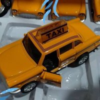 Жълтото такси ...метална кола, снимка 1 - Коли, камиони, мотори, писти - 19696411