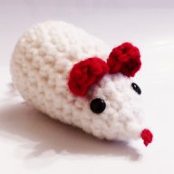 Ръчно плетена мишка, амигуруми, снимка 1 - Плюшени играчки - 16543974