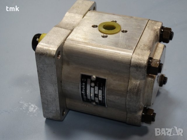 Хидравлична помпа C42X, снимка 2 - Резервни части за машини - 23521090