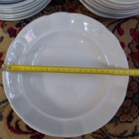 7 броя порцеланови чинии диаметър 23 см, снимка 1 - Кухненски принадлежности - 22507266