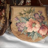 Колекционерска дамска чанта с два червени камъка 1900- 1920 г, снимка 9 - Антикварни и старинни предмети - 23112027