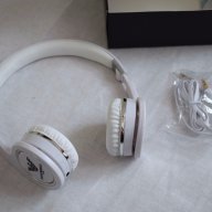 нови бели слушалки Emporio Armani оригинал, снимка 3 - Слушалки и портативни колонки - 15884618