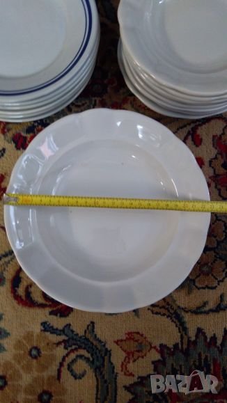 7 броя порцеланови чинии диаметър 23 см, снимка 1