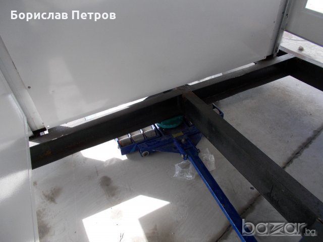 Танкетки за местене на машини