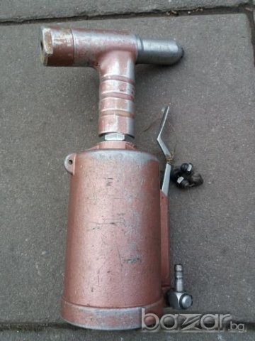 Пневматична нитачка.