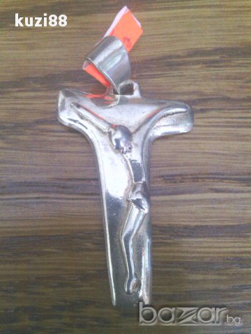 Продавам сребърна висулка