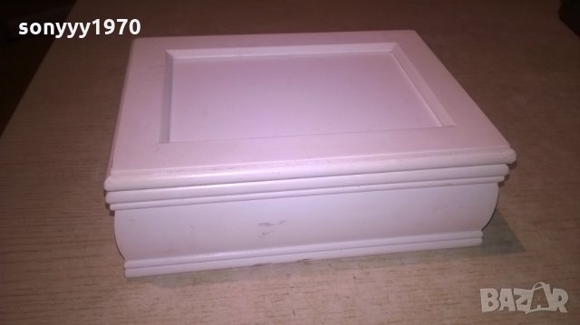 бяла кутия с място за снимка-20х15х7см-внос швеицария, снимка 2 - Колекции - 26050229