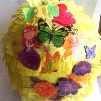Пинята с цветя,име и пеперуди +подарък маска 10лв, снимка 1 - Декорация за дома - 21145601