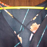 черна блуза  с цветя и интересен гръб , снимка 4 - Тениски - 25791880