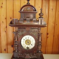 Красив старинен настолен часовник-Юнгханс с латерна, снимка 1 - Антикварни и старинни предмети - 15495664