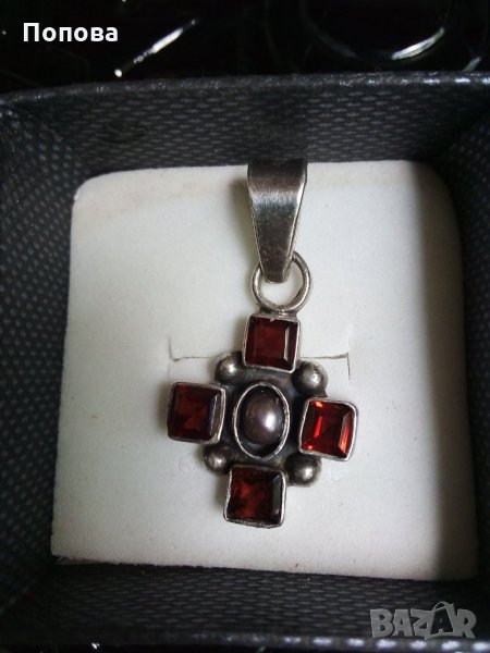 Винтидж  сребърен медальон с гранати и перла, снимка 1