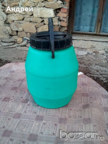 Пластмасов бидон,бидонче, снимка 4 - Антикварни и старинни предмети - 20151039