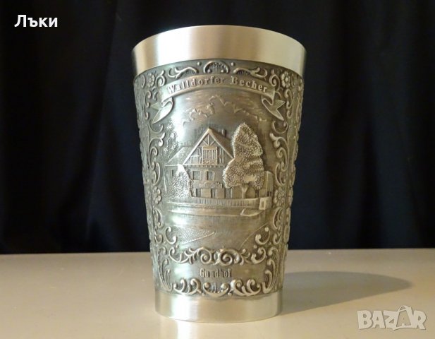 Гравирана чаша от калай. , снимка 1 - Антикварни и старинни предмети - 25778268
