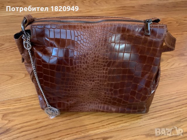 Нова дамска чанта, естествена кожа Pia Sassi Italy, снимка 6 - Чанти - 26145724