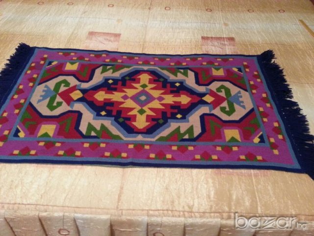 Кавьор с вълнени конци