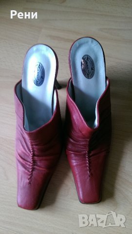 червени чехли от естествена кожа