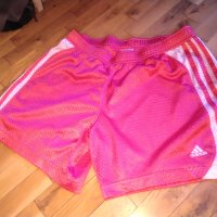 Женски шорти Адидас розови размер М-Л, снимка 1 - Спортна екипировка - 25954240