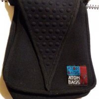 Дам.чанта-/неопрен/-"ATOM BAGS"-черна. Закупена от Италия., снимка 4 - Чанти - 22401487