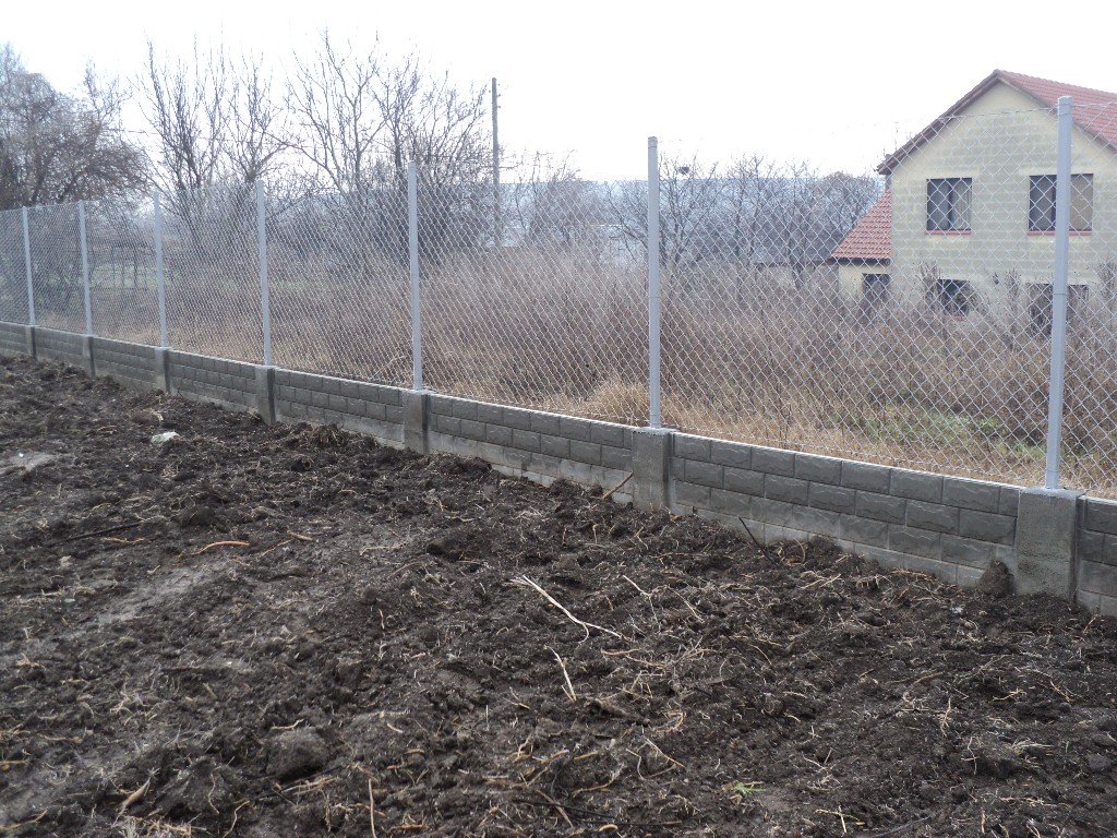 Бетонен фундамент за ограда и мрежа в Други ремонти в гр. Русе - ID21512129  — Bazar.bg