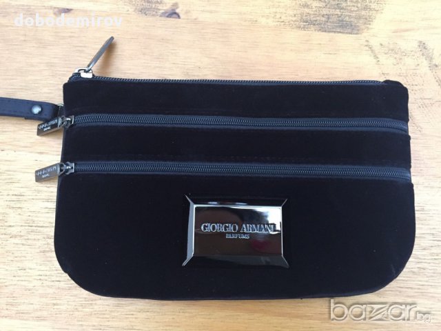 Нова чанта/клъч кадифе Giorgio Armani Velvet Black Wristlet оригинал, снимка 2 - Чанти - 12744741