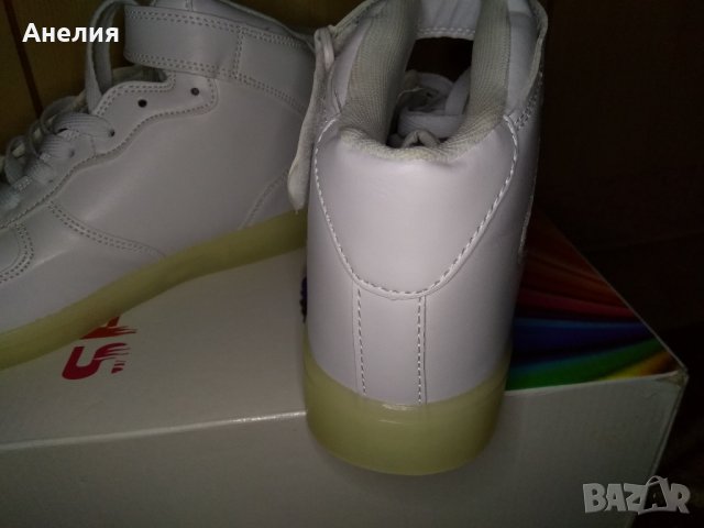 НОВИ Дамски светещи маратонки с лед светлини в подметката, снимка 9 - Маратонки - 24337724