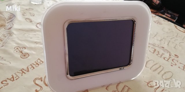 Acer digital photo frame af318, снимка 1 - Таблети - 21899221