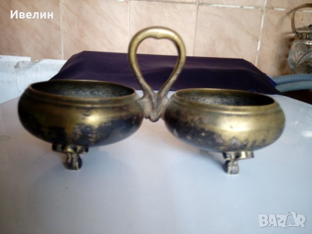 стара бронзова солница