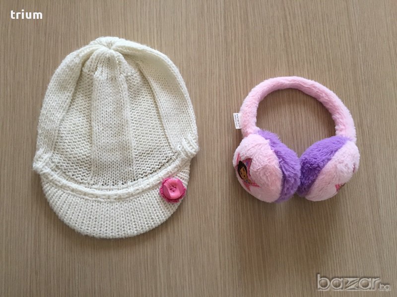 Красива бяла шапка и аксесоар за уши слушалки с Дора, 4-6г., снимка 1