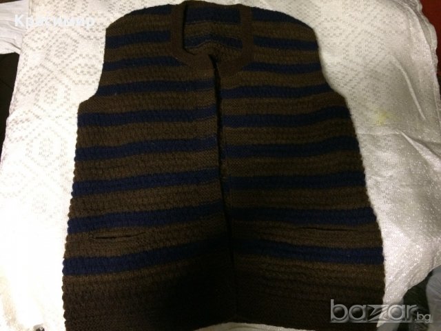 Продавам ръчно плетени жилетки, чорапи и терлици, снимка 6 - Жилетки - 19864457