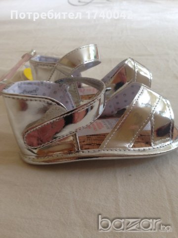 буйки момиче 6-9 месеца, снимка 2 - Бебешки обувки - 18854209