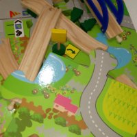 Детски дървен конструктор 40 части с релси, парк, надлез, дървени коли, снимка 12 - Образователни игри - 25036406