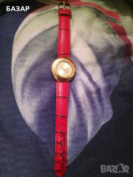 Дамски часовник от AVON, снимка 1