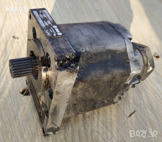 Хидравлична помпа U 16 S.04 сервоуправление TATRA 815 , снимка 3 - Резервни части за машини - 24399966