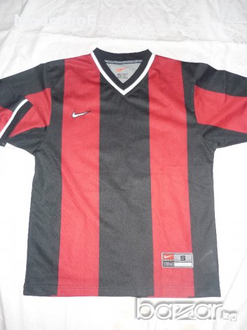 М/Л Nike оригинална футболна тениска, снимка 2 - Спортни дрехи, екипи - 15463935