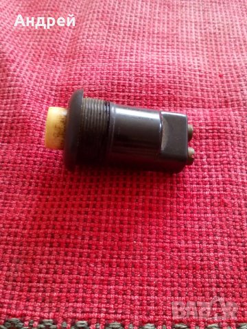 Стар електрически бутон