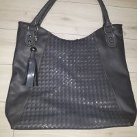 Тъмно сива кожена чанта с лачени орнаменти , снимка 2 - Чанти - 23623539