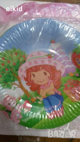 Ягодов Сладкиш Ягодка момиче 10 бр парти чинии чинийки