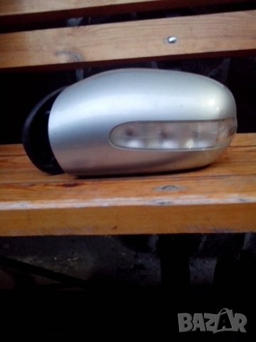 ляво огледало с мигач Mercedes C w203 - 413133419, снимка 2 - Части - 22243719