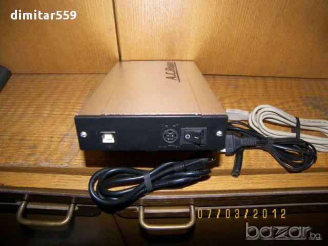  Хард диск външен с кутия и зарядно, снимка 3 - Външни хард дискове - 14945136