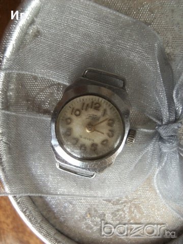 Часовник Заря, снимка 2 - Дамски - 11184595