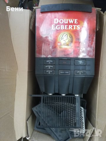 Продавам кафемашина/кафеавтомат Douwe Egberts Cafitesse 400, снимка 1 - Кафе машини - 23369787