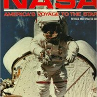 1984 г., History of Nasa: America's Voyage to the Stars , снимка 1 - Енциклопедии, справочници - 24746174